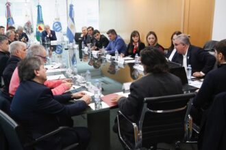 Reunión de los gobernadores con miembros del equipo económico de la Nación